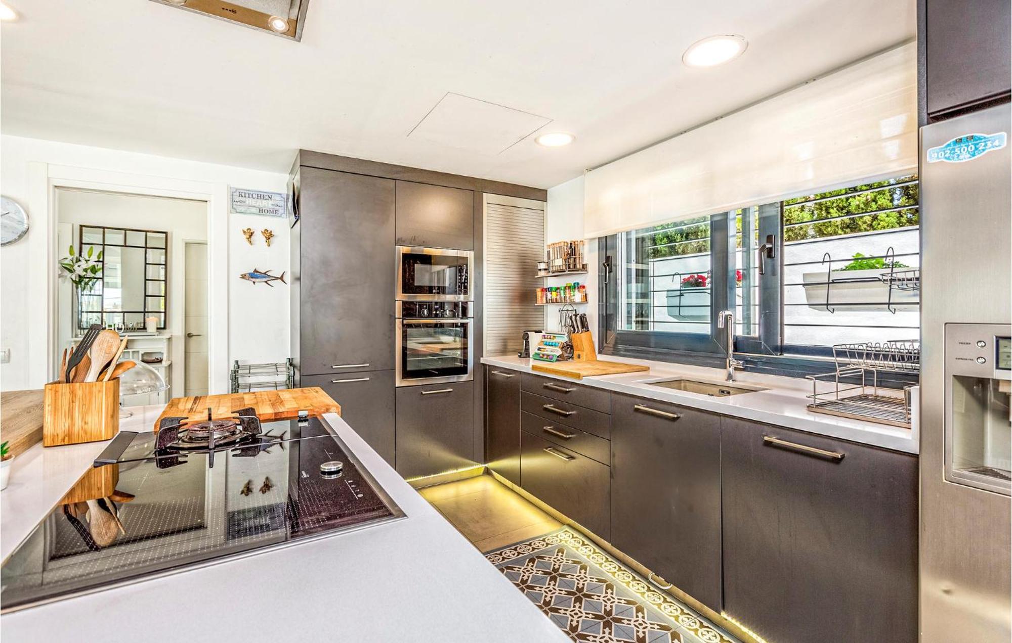 Awesome Home In Cala Del Moral With Kitchen La Cala Del Moral Extérieur photo